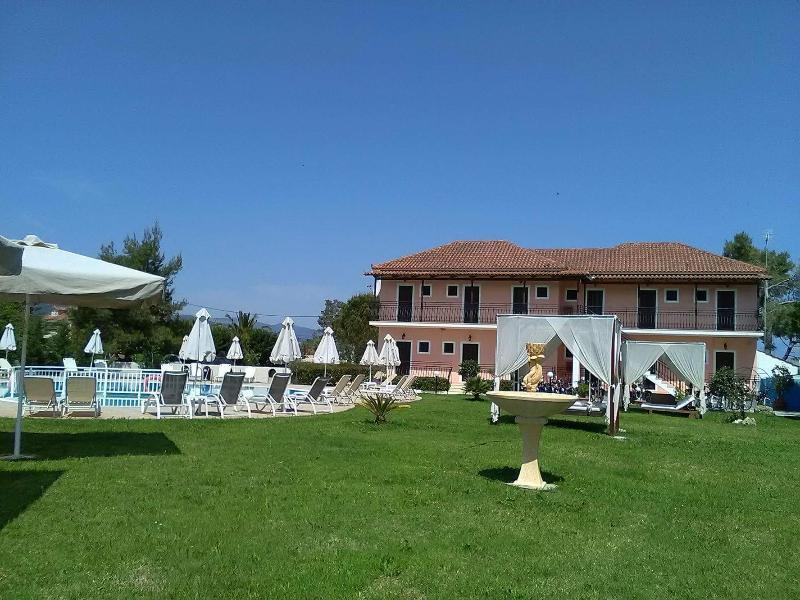 Eleni'S Garden & Castello Suites Alykanas  Eksteriør billede