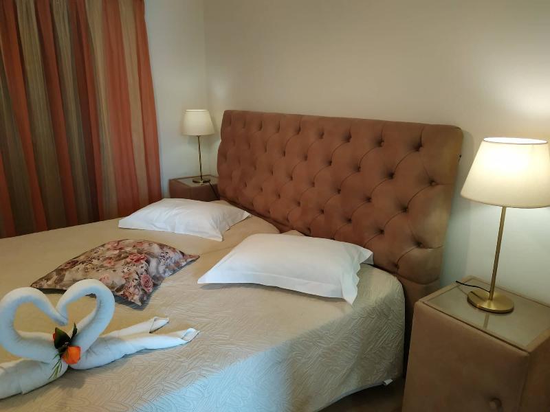 Eleni'S Garden & Castello Suites Alykanas  Eksteriør billede