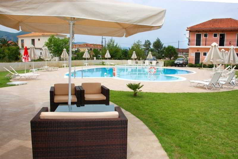 Eleni'S Garden & Castello Suites Alykanas  Eksteriør billede